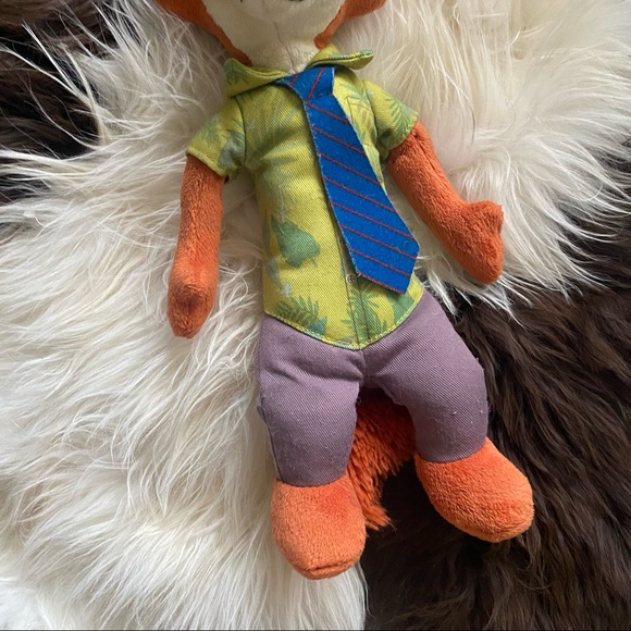 ZOOTOPIA Disney Nick Wilde Talking 11” Plush Fox - Picture 3 of 11